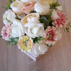 Elegáns box virágcsokorral - otthon & lakás - dekoráció - asztaldísz - Meska.hu Elegáns box virágcsokorral - otthon & lakás - dekoráció - asztaldísz - Meska.hu