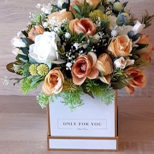Elegáns box selyemvirágcsokorral - otthon & életmód - dekoráció - Meska.hu