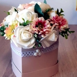 Elegáns box virágcsokorral - otthon & lakás - dekoráció - asztaldísz - Meska.hu Elegáns box virágcsokorral - otthon & lakás - dekoráció - asztaldísz - Meska.hu