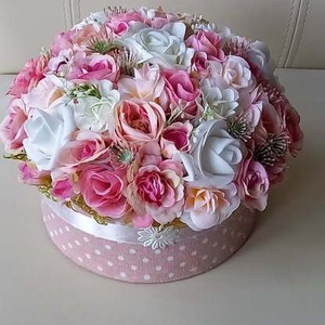 Elegáns box selyemvirágcsokorral - Meska.hu
