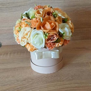 Elegáns box virágcsokorral - Meska.hu
