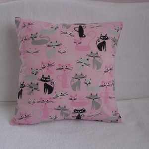 Bájos Cicás párna (40 x 40 cm ) - baba - mama - babaszoba dekoráció - gyerek díszpárna - Meska.hu