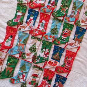 Adventi kalendárium  karácsonyi kiscsizmák, lakásdekoráció - Meska.hu