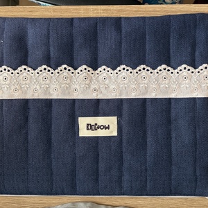 Tablett/könyvtartó tok sötétkék csipkével, Táska & Tok, Ebook & Tablet tok, Varrás, MESKA