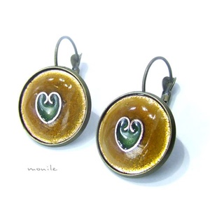 Szives mustársárga-zöld tűzzománc fülbevaló - ékszer - fülbevaló - lógó fülbevaló - Meska.hu
