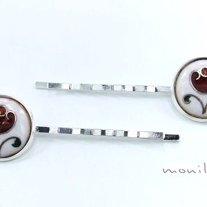 Virágos fehér-piros tűzzománc hajcsat - ruha & divat - hajdísz & hajcsat - hajcsat & hajtű - Meska.hu