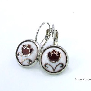 Virágos fehér-piros tűzzománc fülbevaló (kicsi), Ékszer, Fülbevaló, Ékszerkészítés, Tűzzománc, MESKA