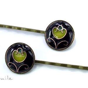 Virágos fekete-zöld tűzzománc hajcsat - ruha & divat - hajdísz & hajcsat - hajcsat & hajtű - Meska.hu