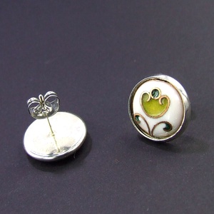 Virágos fehér-zöld tűzzománc bedugós fülbevaló, Ékszer, Fülbevaló, Pötty fülbevaló, Ékszerkészítés, Tűzzománc, MESKA