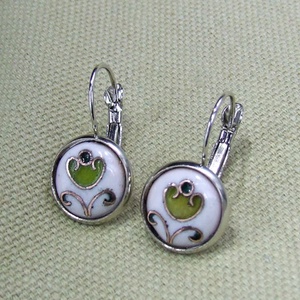 Virágos fehér-zöld tűzzománc fülbevaló (kicsi), Ékszer, Fülbevaló, Lógó fülbevaló, Ékszerkészítés, Tűzzománc, MESKA