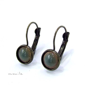 Kicsi pisztáciazöld tűzzománc fülbevaló, Ékszer, Fülbevaló, Lógó fülbevaló, Ékszerkészítés, Tűzzománc, MESKA