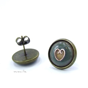 Bedugós tűzzománc fülbevaló - szíves pisztáciazöld, Ékszer, Fülbevaló, Pötty fülbevaló, Ékszerkészítés, Tűzzománc, MESKA