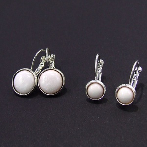 Fehér tűzzománc fülbevaló - ékszer - fülbevaló - lógós kerek fülbevaló - Meska.hu