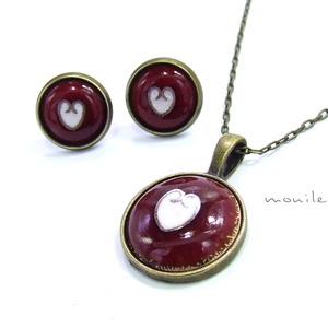 Szíves bordó-fehér tűzzománc nyaklánc -  - Meska.hu