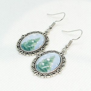 Üveglencsés karácsonyi fülik - ékszer - fülbevaló - lógó fülbevaló - Meska.hu