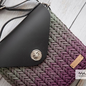 'Fiona' horgolt crossbody táska - táska & tok - kézitáska & válltáska - vállon átvethető táska - Meska.hu