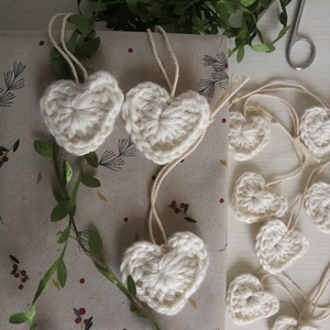 Fehér szív alakú függődísz szett  10 darabos - karácsony - karácsonyi lakásdekoráció - karácsonyfadíszek - Meska.hu