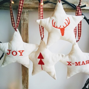 Függődísz dekorációs kiegészítő, csillag - 4 darabos hímzett szett  - karácsony - karácsonyi lakásdekoráció - karácsonyfadíszek - Meska.hu