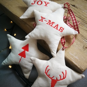 Függődísz dekorációs kiegészítő, csillag - 4 darabos hímzett szett  - karácsony - karácsonyi lakásdekoráció - karácsonyfadíszek - Meska.hu