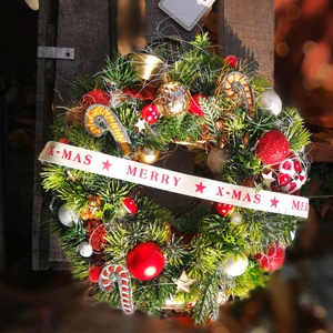 Kézműves karácsonyi kopogtató � hagyományos téli ajtódísz, 23 cm - Meska.hu