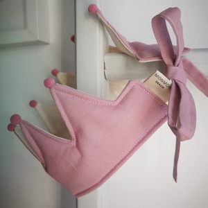 Textil korona, fejdísz pompon - pasztell rózsaszín - Meska.hu