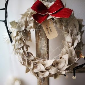 Natúr skandináv karácsonyi kopogtató filc levelekből - Meska.hu