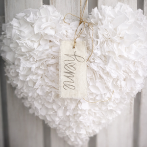 Textilszálas szív dekoráció - fehér/bézs színben - Meska.hu