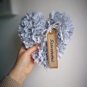 Textilszálas szív dekoráció, köszönőajándék - világoskék színben - otthon & életmód - dekoráció - ajtó- és ablak dekoráció - ajtódísz & kopogtató - Meska.hu