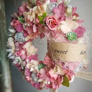 Textilszálas pasztell dekoráció, kopogtató - 25 cm  - otthon & életmód - dekoráció - ajtó- és ablak dekoráció - ajtódísz & kopogtató - Meska.hu