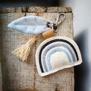 Hímzett szivárvány gyapjúfilc dekorációs kiegészítő, kulcstartó , Táska & Tok, Kulcstartó & Táskadísz, Táskadísz, , MESKA