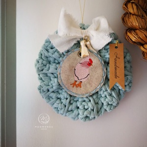 Horgolt tyúkos kopogtató � 16 cm-es ajtódísz, tavaszi dekoráció - Meska.hu