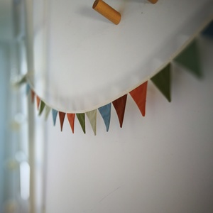 Zászlófüzér, Textil Girland Dekoráció, Babaszoba Dekor, MINI Háromszög Zászló - otthon & életmód - dekoráció - fali és függő dekoráció - girland, zászlófűzér - Meska.hu