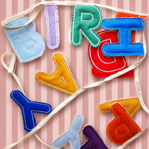 Szülinapi dekoráció - textil applikációs Happy Birthday girland - baba - mama - babaszoba dekoráció - babaszoba füzér, girland  - Meska.hu