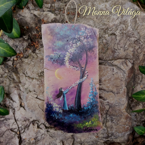 Tavasztündér - kézműves, festett téglaszelet képecske zsinór akasztóval (13x6,5x1,5 cm) - Meska.hu