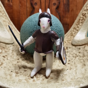 Lovag cosplay nyúl figura bronz páncélban - játék & sport - bábok - báb készlet - Meska.hu