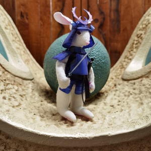 Szamuráj cosplay nyúl figura kék páncélban - játék & sport - bábok - báb készlet - Meska.hu