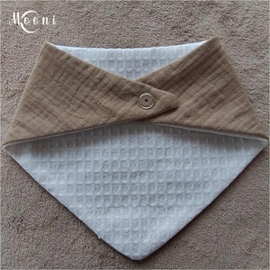 Dupla géz / waffle nyálkendő (camel) - ruha & divat - babaruha & gyerekruha - előke & nyálkendő - Meska.hu