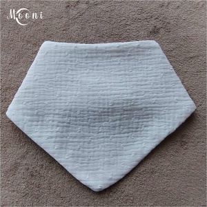 Dupla géz / waffle nyálkendő (fehér) - ruha & divat - babaruha & gyerekruha - előke & nyálkendő - Meska.hu