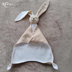 Dupla géz / waffle szundi nyuszi (bézs), Játék & Sport, 3 éves kor alattiaknak, Alvóka & Rongyi, Varrás, MESKA