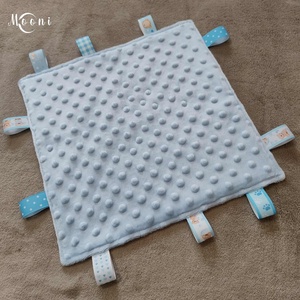 Kismackóm � Címke kendő - baba - mama - baba játékok - szundikendő, alvóka - Meska.hu