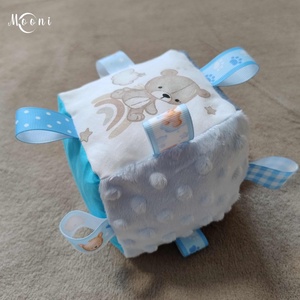 Kismackóm  Babakocka csörgővel - játék & sport - 3 éves kor alattiaknak - babakocka - Meska.hu