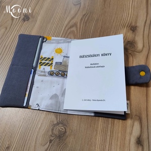 Munkagépek � Gyermek egészségügyi kiskönyv borító - baba - mama - babaemlékek - egészségügyi kiskönyv borító - Meska.hu