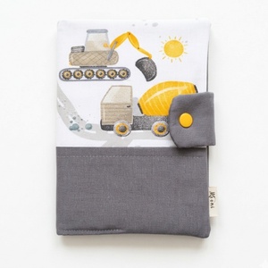 Munkagépes gyermek egészségügyi kiskönyv borító - baba - mama - babaemlékek - egészségügyi kiskönyv borító - Meska.hu