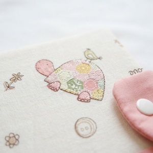 Teknős mintás gyermek egészségügyi kiskönyv borító - baba - mama - babaemlékek - egészségügyi kiskönyv borító - Meska.hu