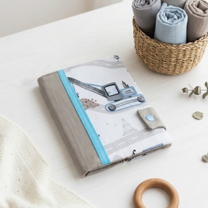 Munkagépes gyermek egészségügyi kiskönyv borító - baba - mama - babaemlékek - egészségügyi kiskönyv borító - Meska.hu