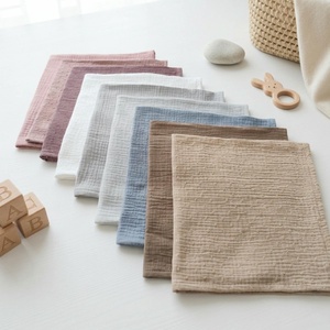 Szürke dupla géz babakendő és textilpelenka - baba - mama - pelenkázó, babafürdető kellékek - pelenka - Meska.hu