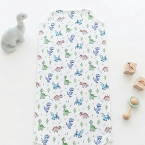 Dinós ovis lepedő és derékalj � bélelt pamut fektető bölcsibe és oviba - játék & sport - ovis felszerelés - ovis lepedő - Meska.hu