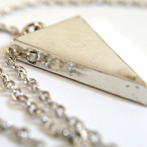 Modern háromszög formájú beton nyaklánc -  - Meska.hu