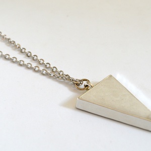 Modern háromszög formájú beton nyaklánc -  - Meska.hu