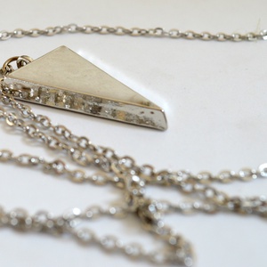 Modern háromszög formájú beton nyaklánc - Meska.hu